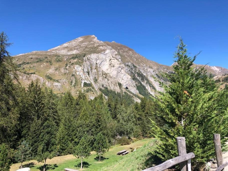 Appartamento Ampio Giardino Adiacente Piste Sci 4/6 Posti Letto La Thuile Exteriör bild